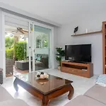 Townhouse Beachfront In Costalita * Естепона