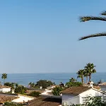 Будинок відпочинку Townhouse Beachfront In Costalita *