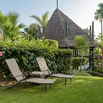 Будинок відпочинку Townhouse Beachfront In Costalita