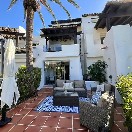Townhouse Beachfront In Costalita Будинок відпочинку Естепона